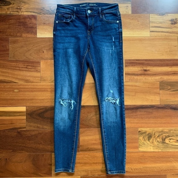 Old Navy Rockstar Mid-Rise Distressed Jeans - Picture 4 of 12
